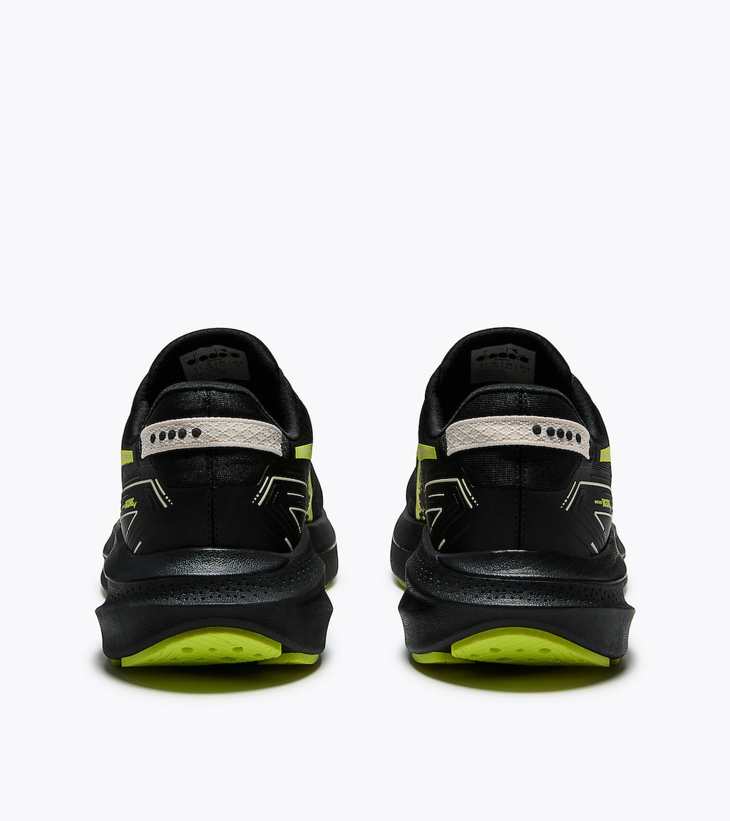 Diadora Mythos Vigore V - Black/Evening Primrose