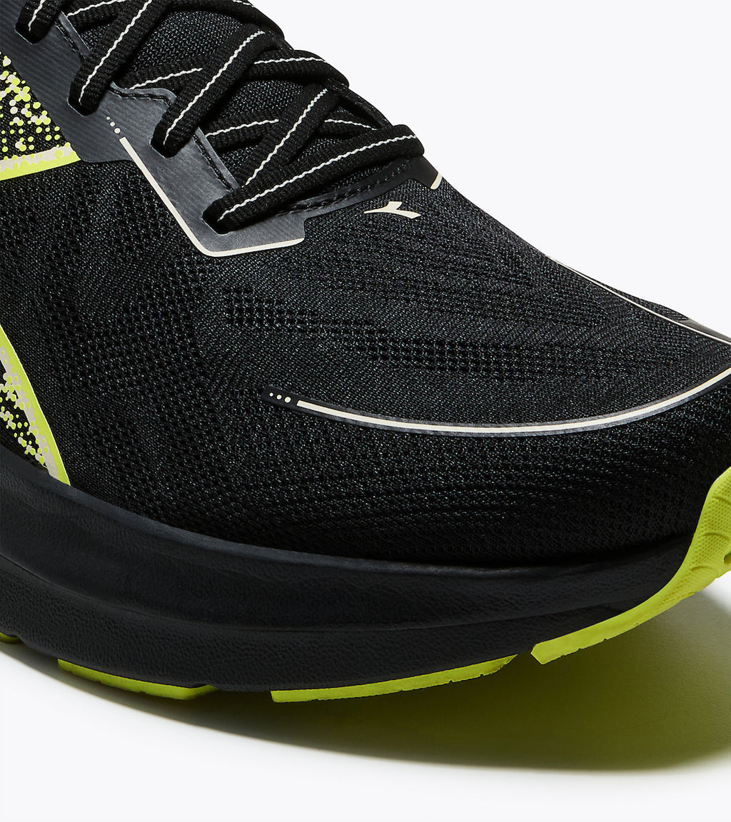 Diadora Mythos Vigore V - Black/Evening Primrose