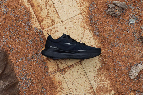 Hylo Impact - Triple Black - the aid station running supply