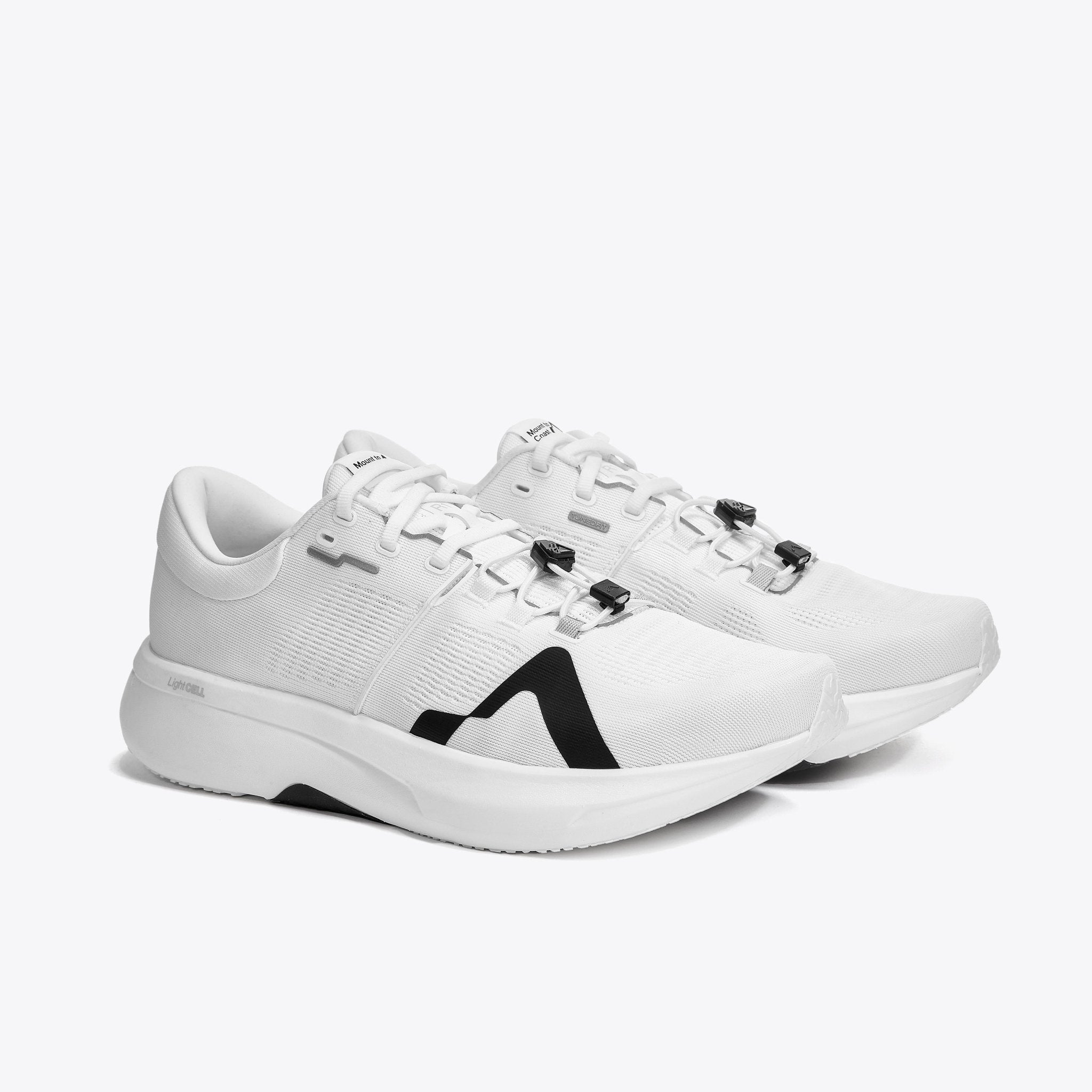 Mount to Coast R1 - Men's White - The aid station running supply