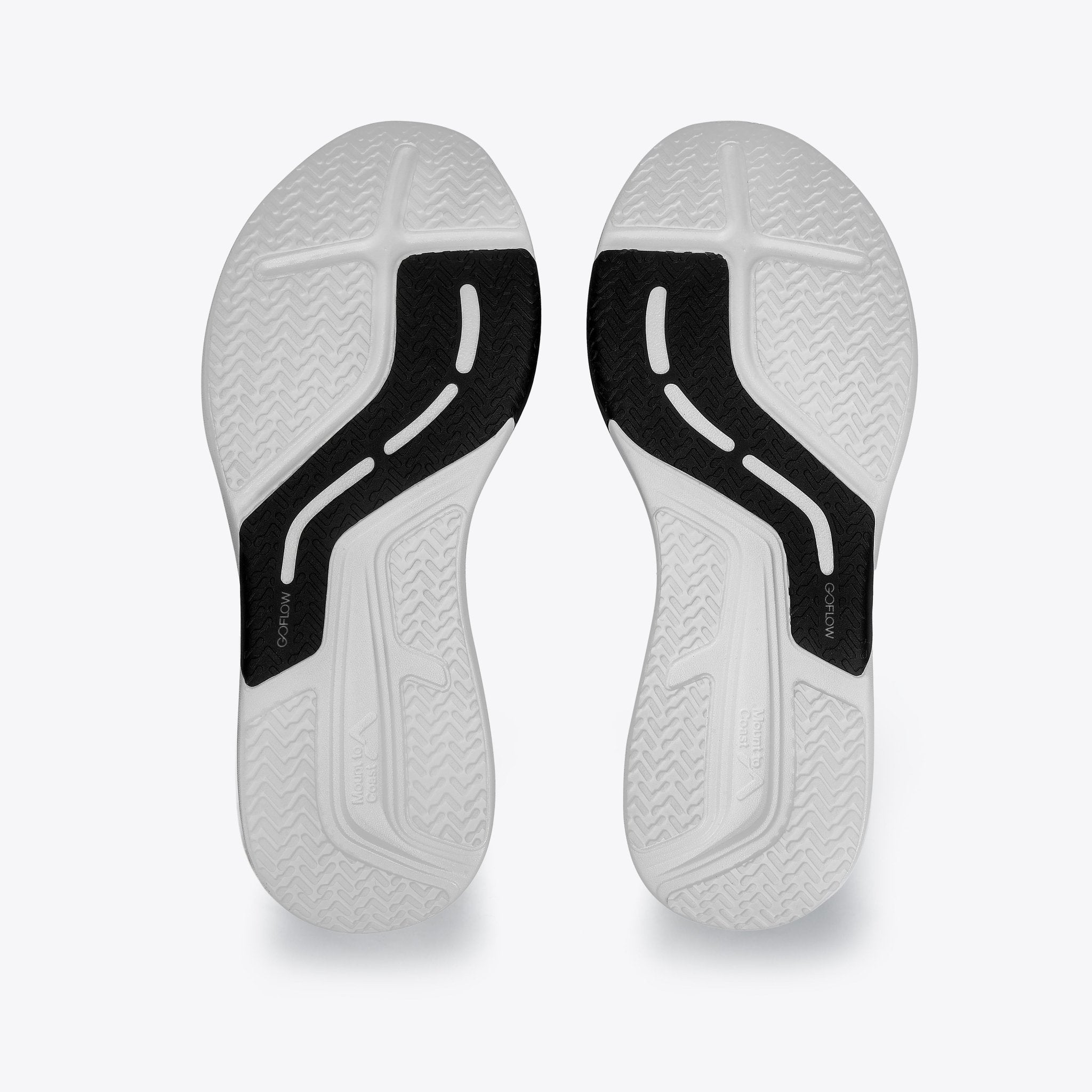 Mount to Coast R1 - Men's White - The aid station running supply