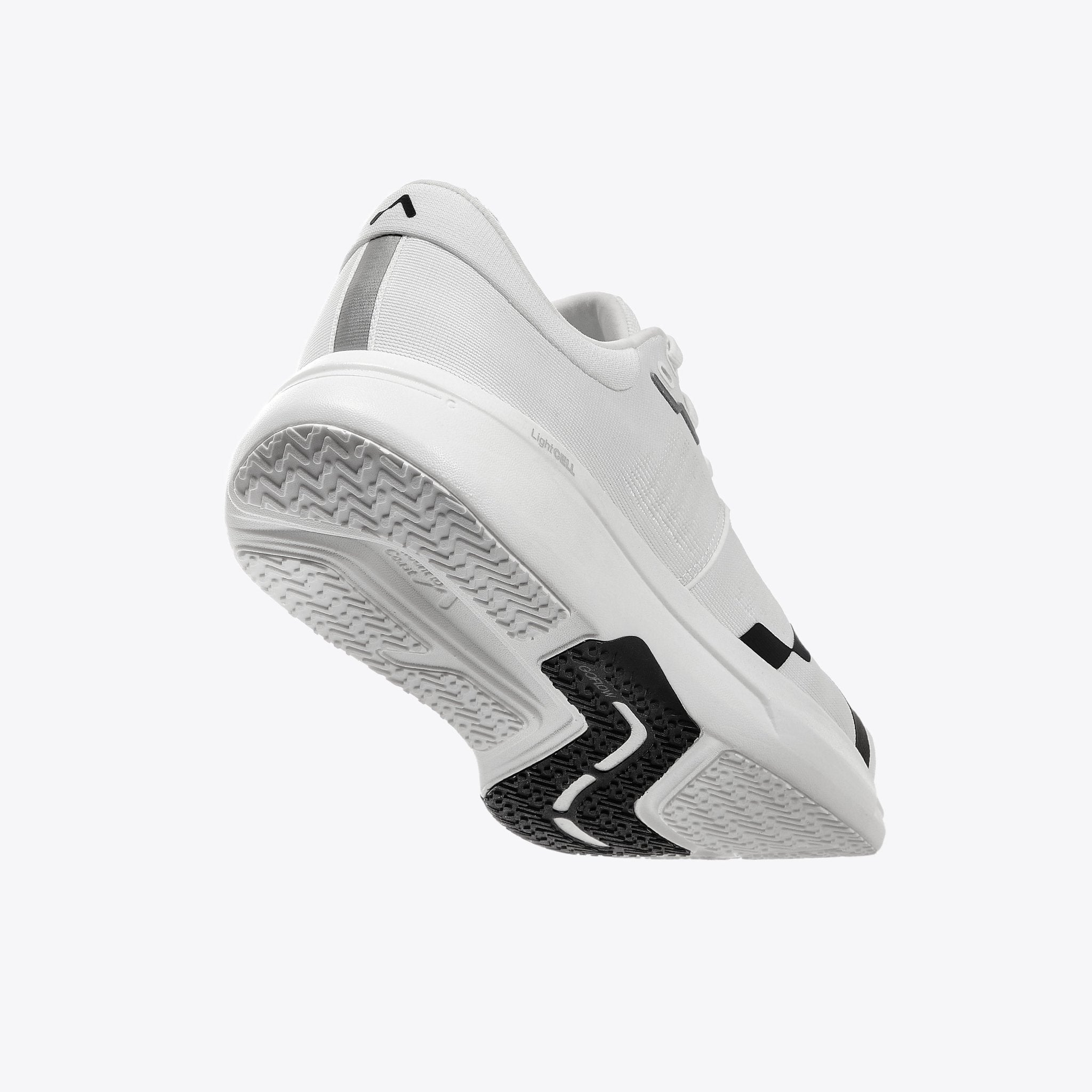 Mount to Coast R1 - Men's White - The aid station running supply