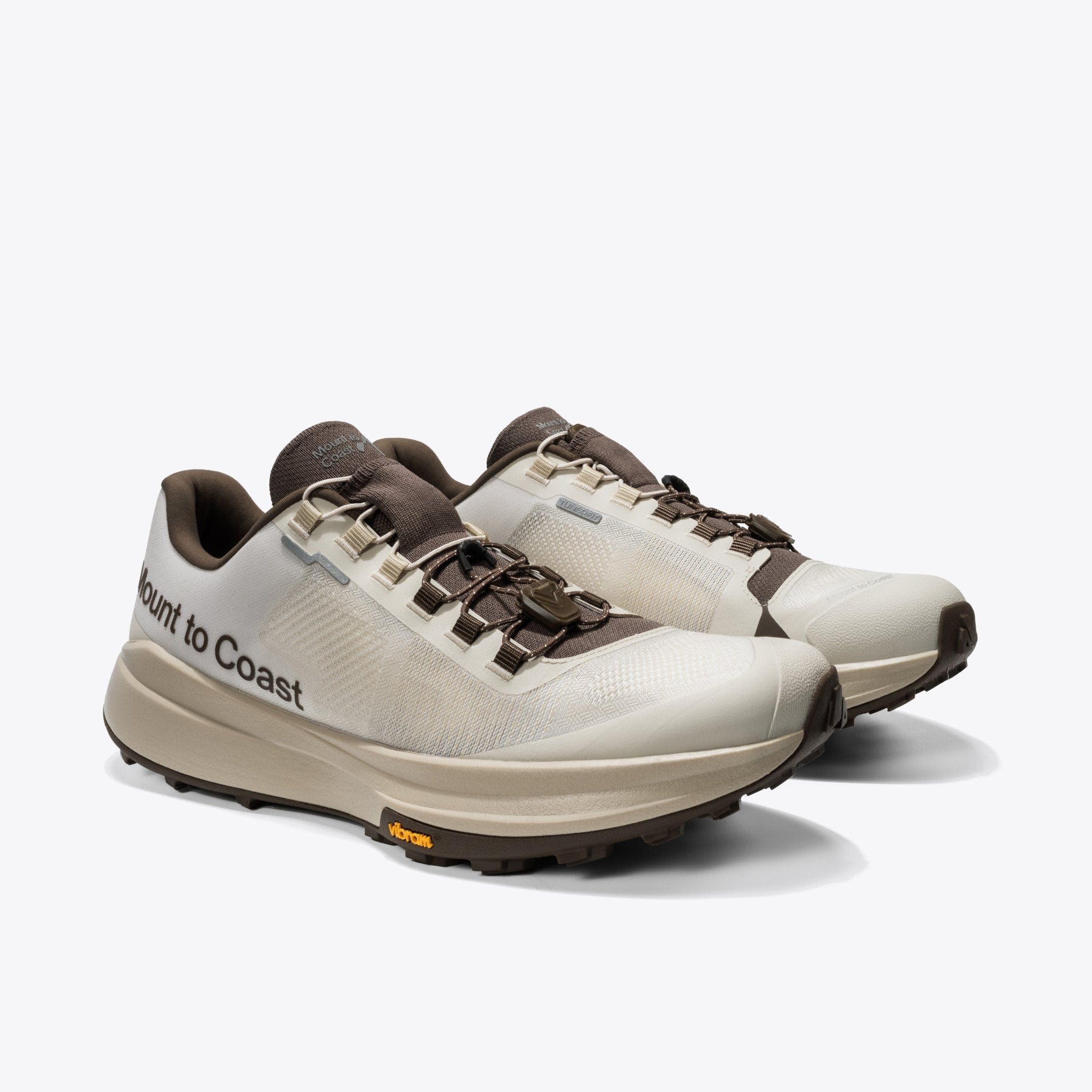 Mount to Coast T1 - Men's Dune - The aid station running supply
