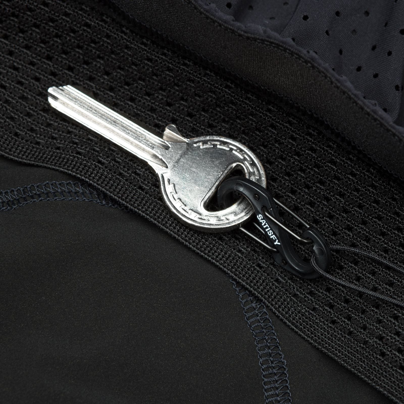 Satisfy Space - O 2.5 Short Men's Black - the aid station running supply