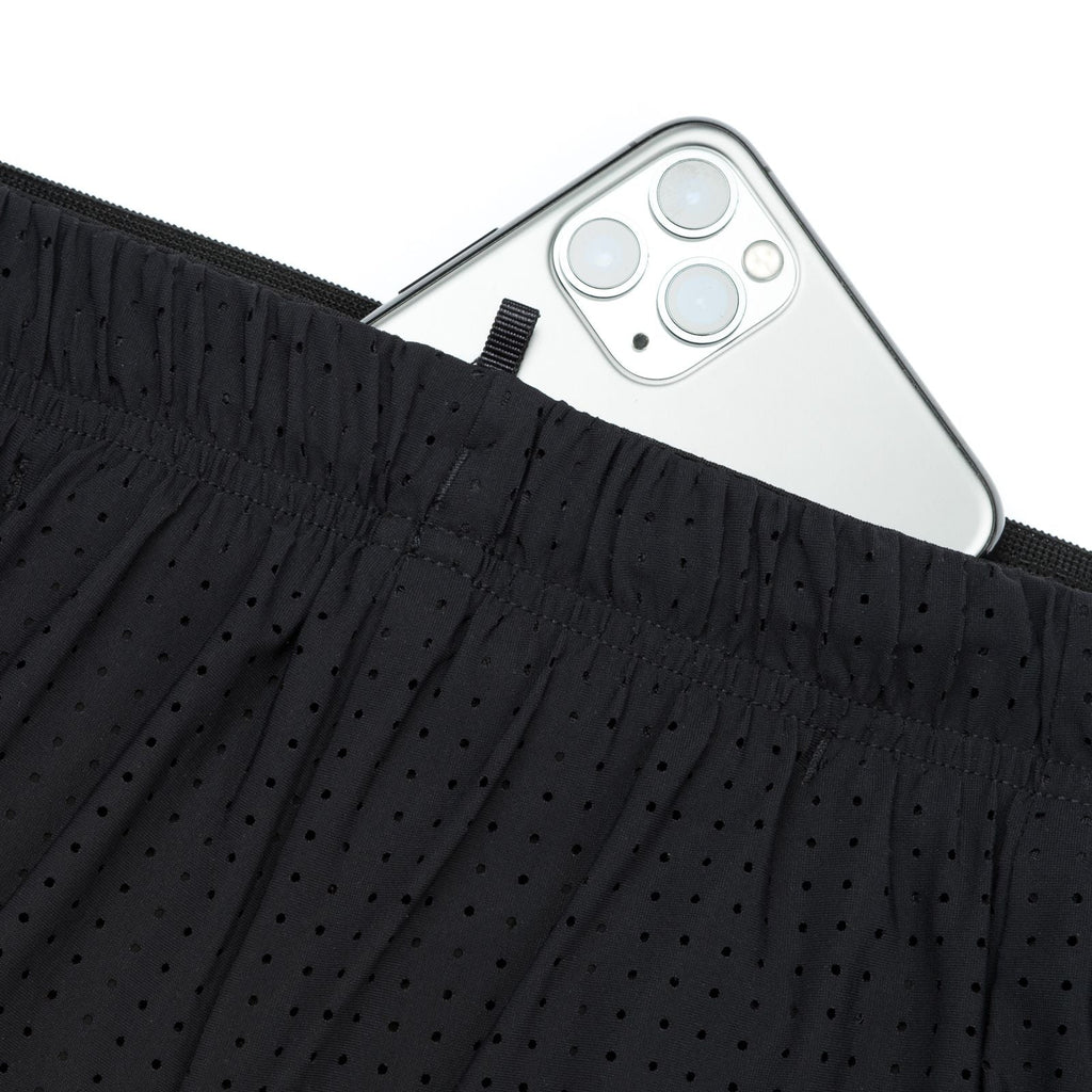 Satisfy Space - O 2.5 Short Men's Black - the aid station running supply