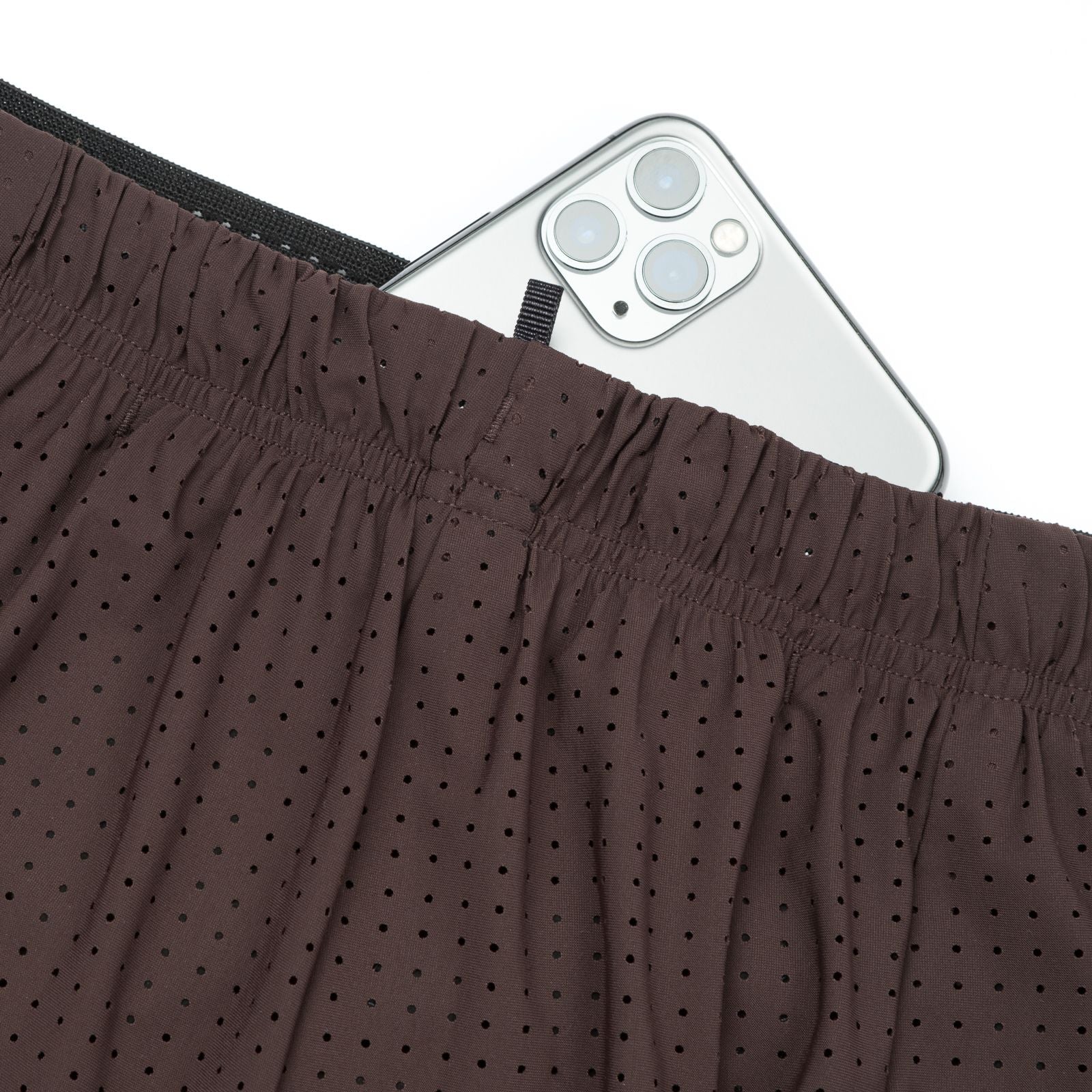 Satisfy Space - O 2.5 Short Men's Deep Mahogany - the aid station running supply