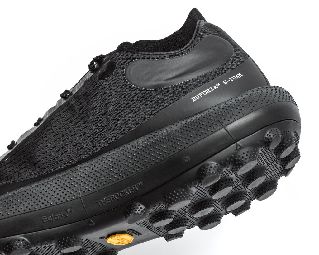 Satisfy TheROCKER Jet Black - The aid station running supply