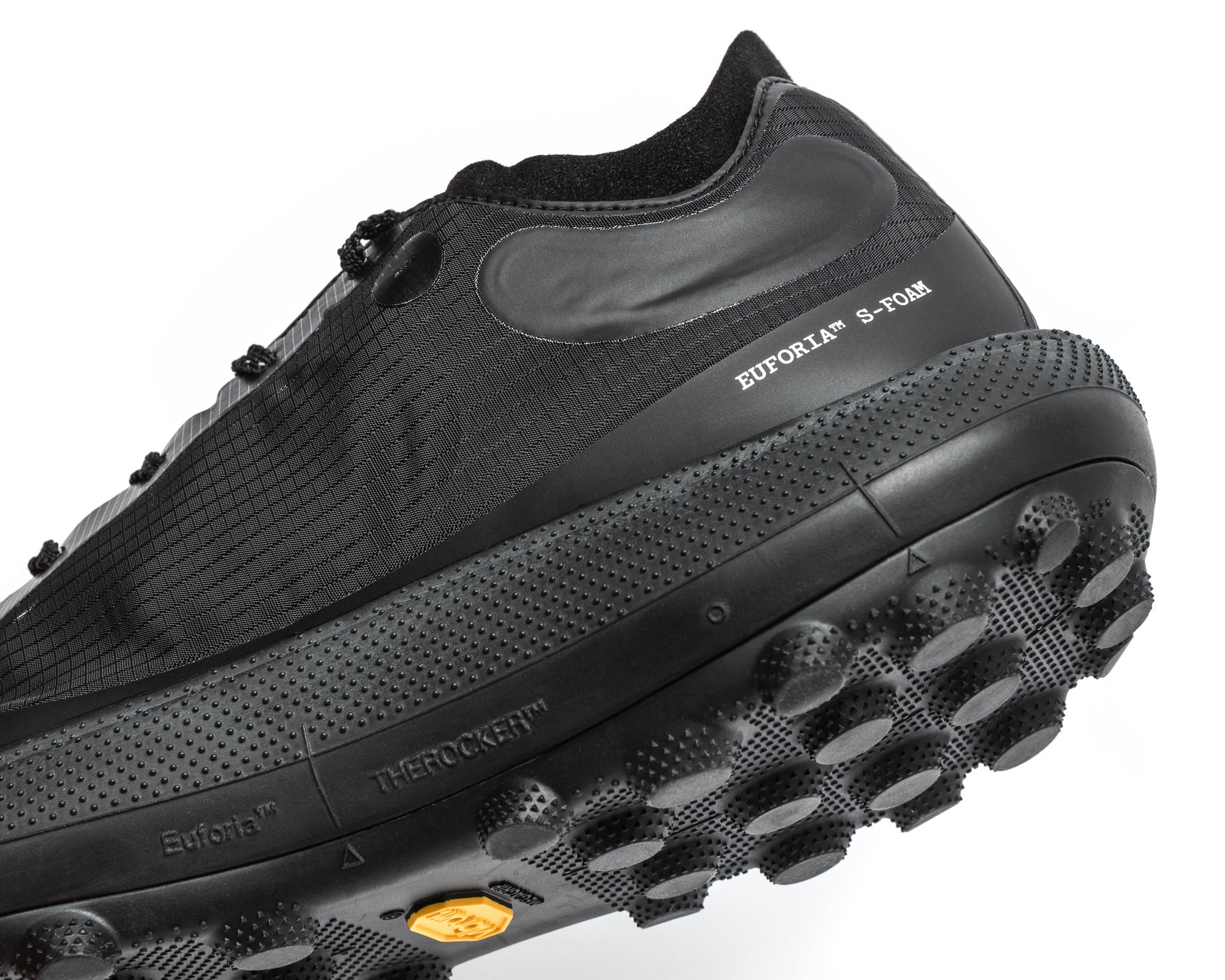 Satisfy TheROCKER Jet Black - The aid station running supply