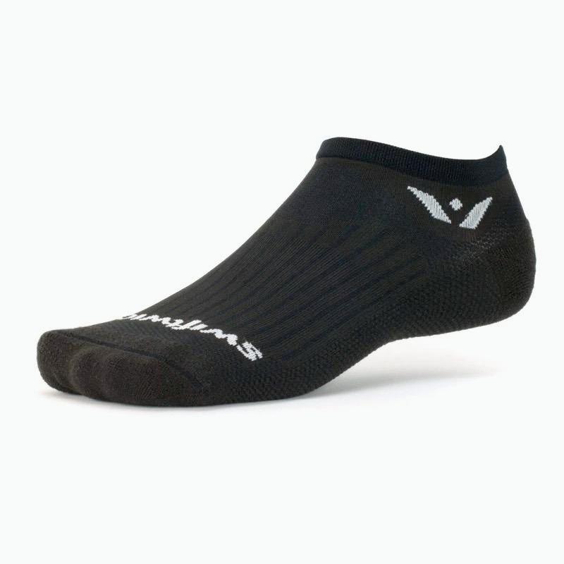 Swiftwick Aspire No Show Black - The aid station running supply